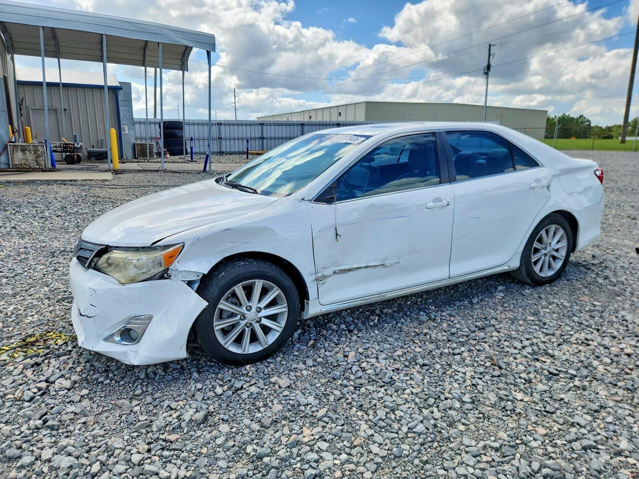 2012 TOYOTA CAMRY — Front 3/4