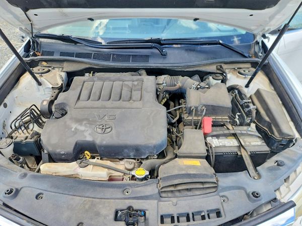 2012 TOYOTA CAMRY — Engine bay