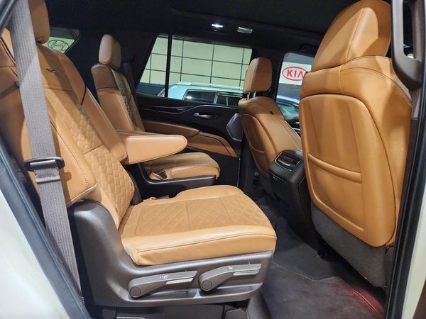 2022 CADILLAC ESCALADE Premium Luxury — PSRS