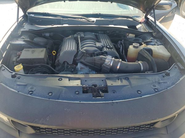 2020 DODGE CHARGER Scat Pack — Engine bay