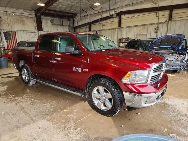2016 RAM 1500 SLT