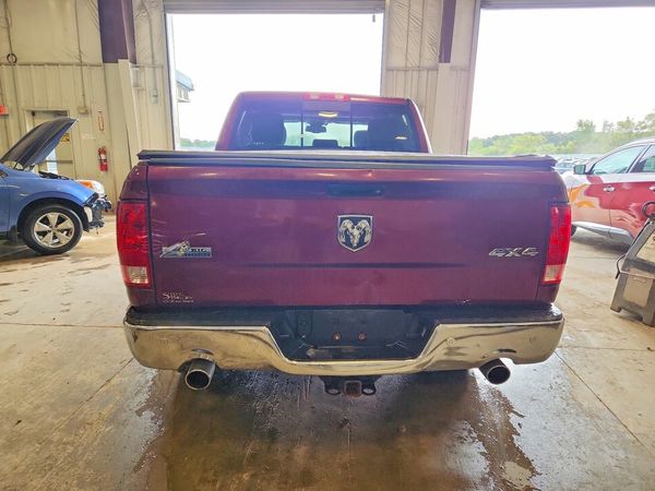 2016 RAM 1500 SLT