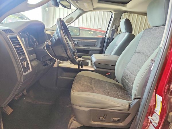 2016 RAM 1500 SLT