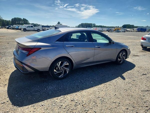 2024 HYUNDAI ELANTRA