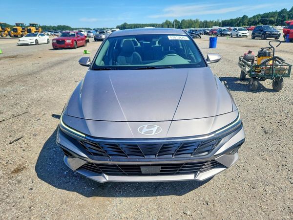 2024 HYUNDAI ELANTRA