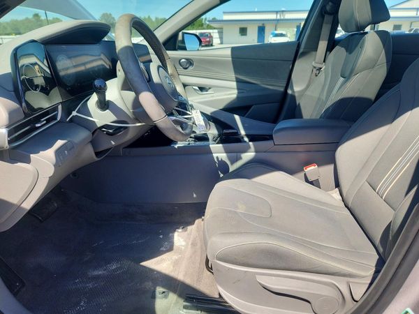 2024 HYUNDAI ELANTRA