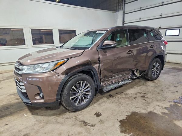 2017 TOYOTA HIGHLANDER