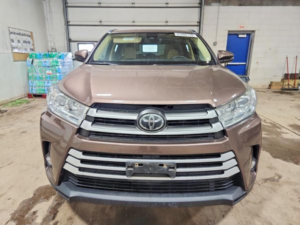 2017 TOYOTA HIGHLANDER