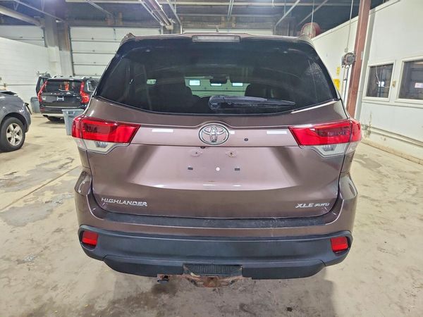 2017 TOYOTA HIGHLANDER