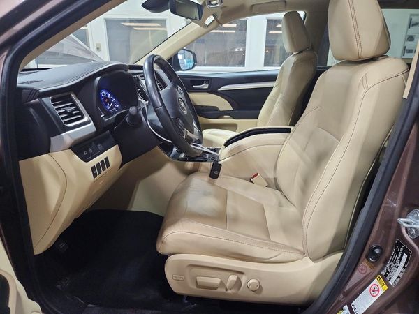 2017 TOYOTA HIGHLANDER