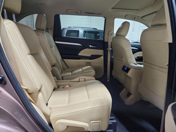 2017 TOYOTA HIGHLANDER