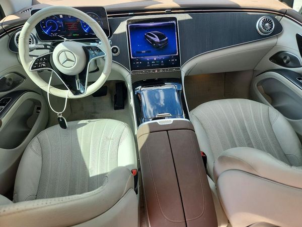 2023 MERCEDES-BENZ EQS SUV