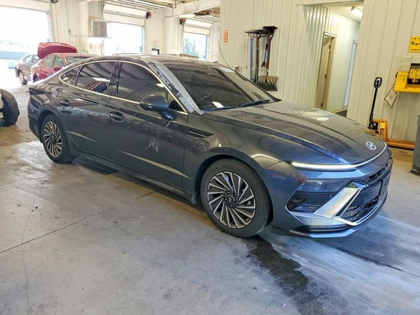 2025 HYUNDAI SONATA Limited — Passenger 3/4