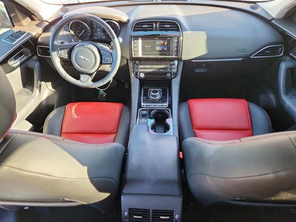 2017 JAGUAR F-PACE Base