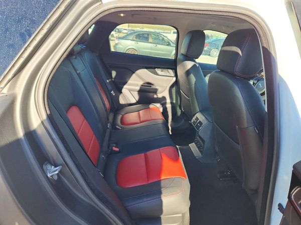 2017 JAGUAR F-PACE Base