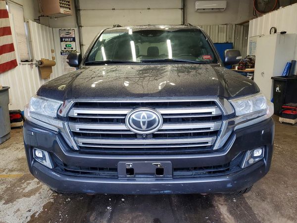 2016 TOYOTA LAND CRUISER VX-R