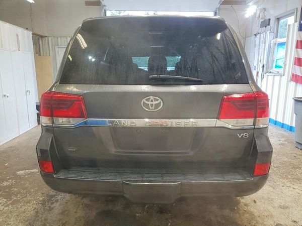 2016 TOYOTA LAND CRUISER VX-R