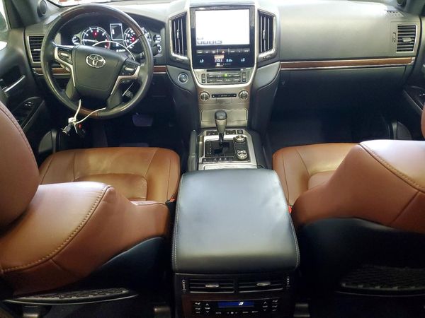 2016 TOYOTA LAND CRUISER VX-R
