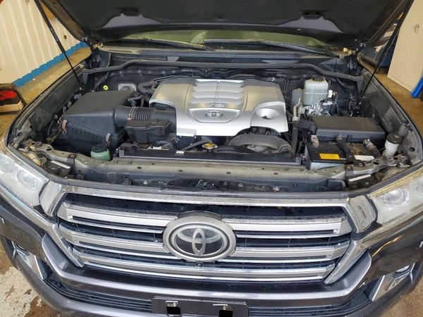 2016 TOYOTA LAND CRUISER VX-R