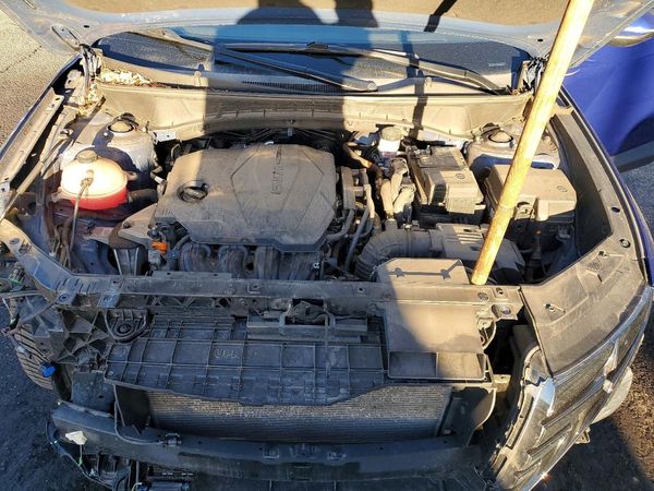 2022 HYUNDAI TUCSON SEL Premium Pkg — Engine bay