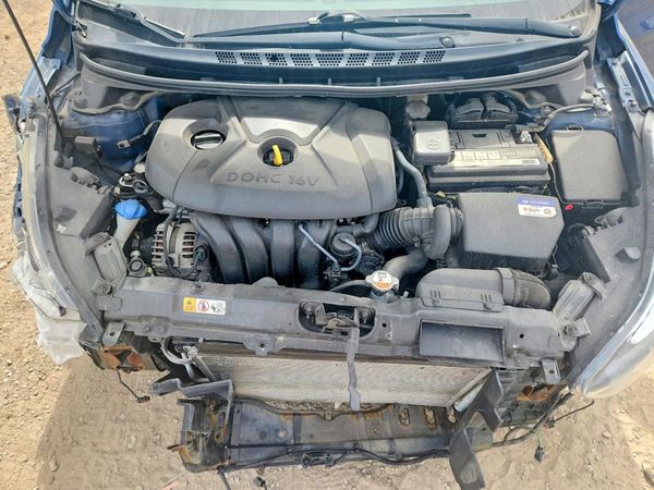 2016 HYUNDAI ELANTRA — Engine bay