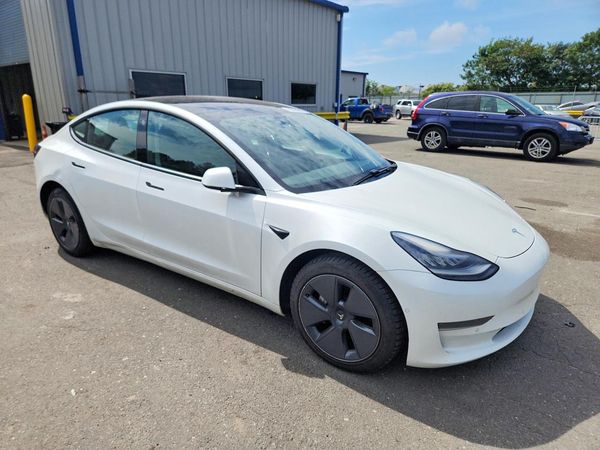 2021 TESLA MODEL 3 — Passenger 3/4