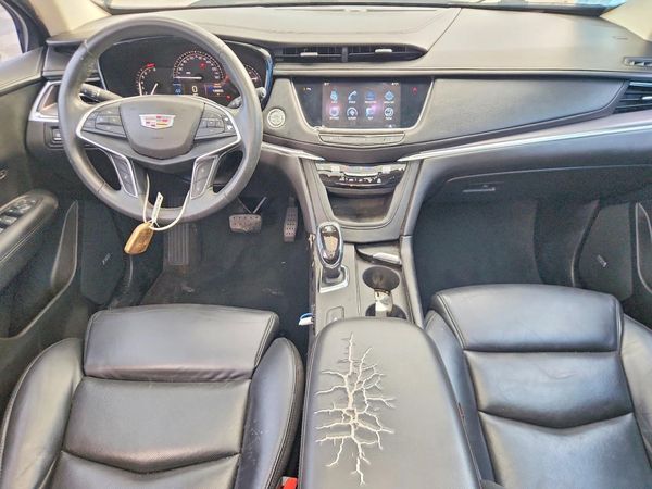 2017 CADILLAC XT5