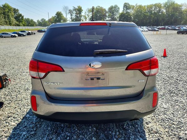 2015 KIA SORENTO GL