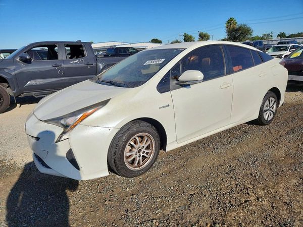 2016 TOYOTA PRIUS
