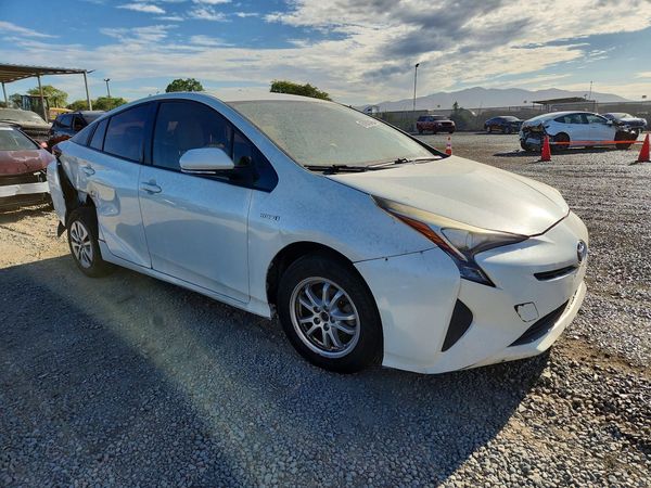 2016 TOYOTA PRIUS One/Two