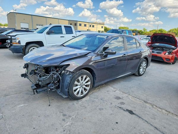 2019 TOYOTA CAMRY