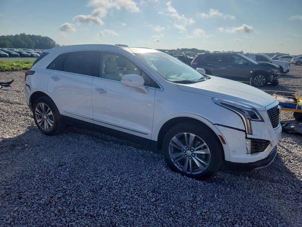 2026 CADILLAC XT5 Premium Luxury — Passenger 3/4