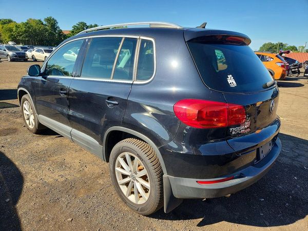2017 VOLKSWAGEN TIGUAN Wolfsburg 4Motion