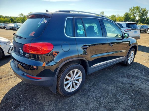 2017 VOLKSWAGEN TIGUAN Wolfsburg 4Motion