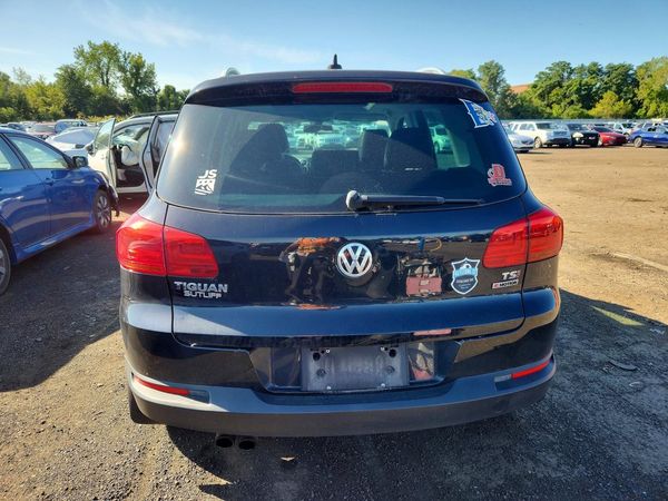 2017 VOLKSWAGEN TIGUAN Wolfsburg 4Motion