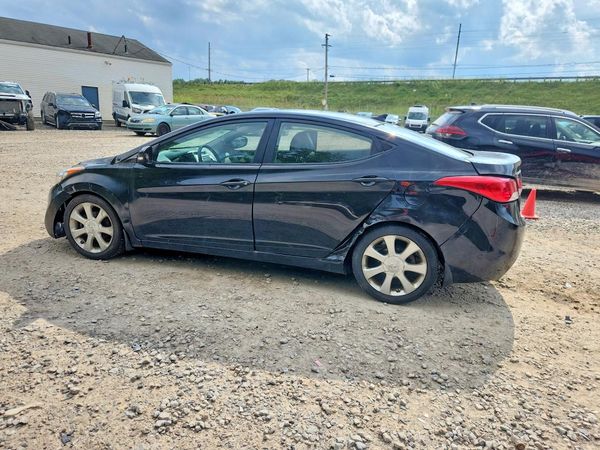 2013 HYUNDAI ELANTRA