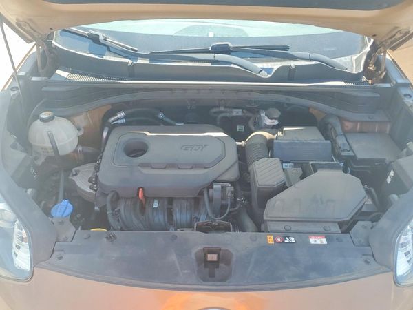 2020 KIA SPORTAGE LX — Engine bay