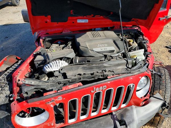 2017 JEEP WRANGLER Unlimited Sahara — Engine bay