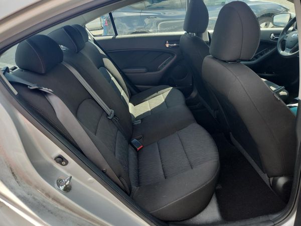 2016 KIA FORTE GL (Middle-Low Grade)