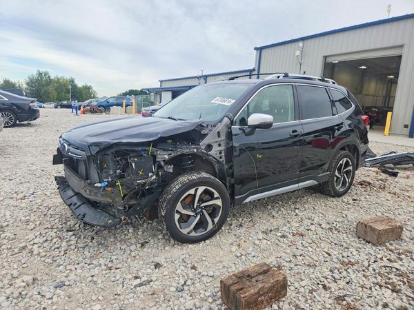 2022 SUBARU FORESTER Touring