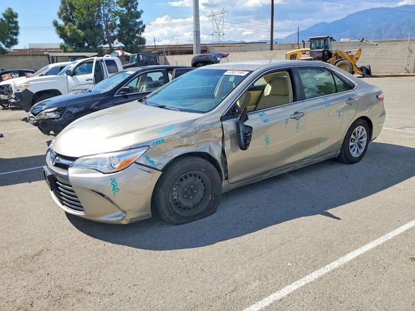 2017 TOYOTA CAMRY