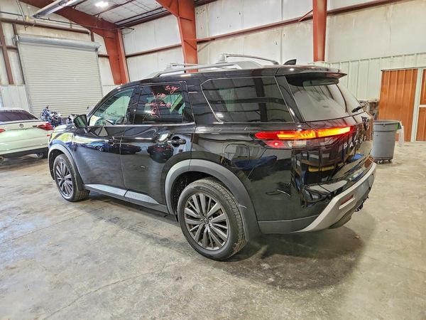 2024 NISSAN PATHFINDER SL