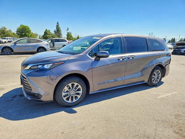 2024 TOYOTA SIENNA