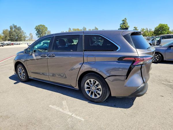 2024 TOYOTA SIENNA