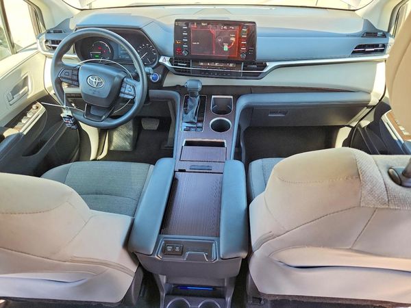 2024 TOYOTA SIENNA