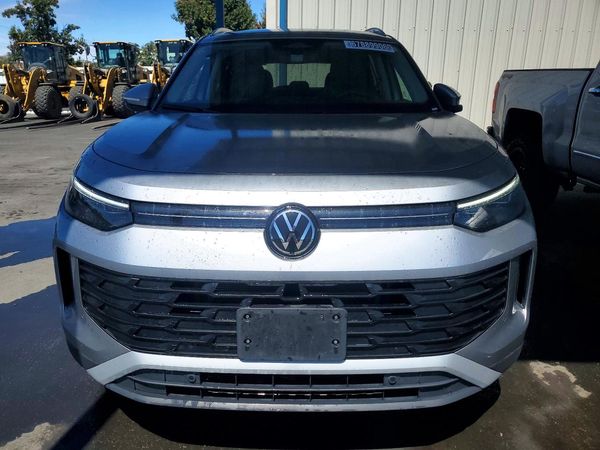 2026 VOLKSWAGEN TIGUAN 4Motion SE