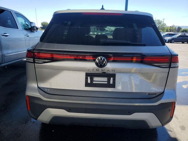 2026 VOLKSWAGEN TIGUAN 4Motion SE