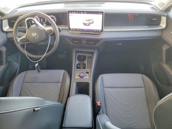 2026 VOLKSWAGEN TIGUAN 4Motion SE