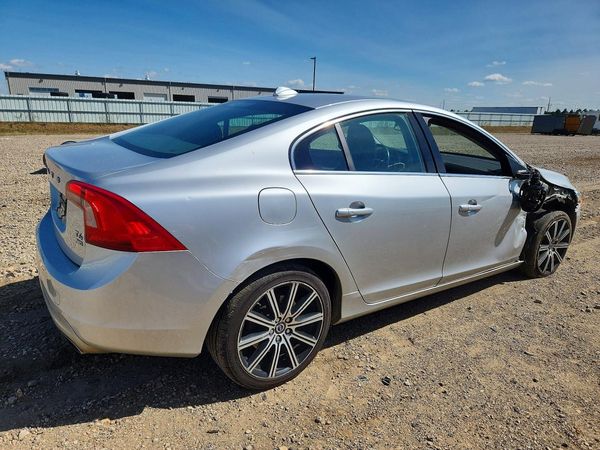 2014 VOLVO S60