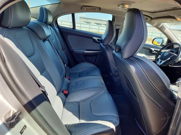 2014 VOLVO S60